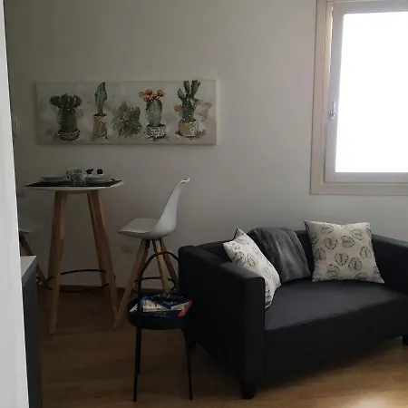 H1 Bzerohome Apartment *